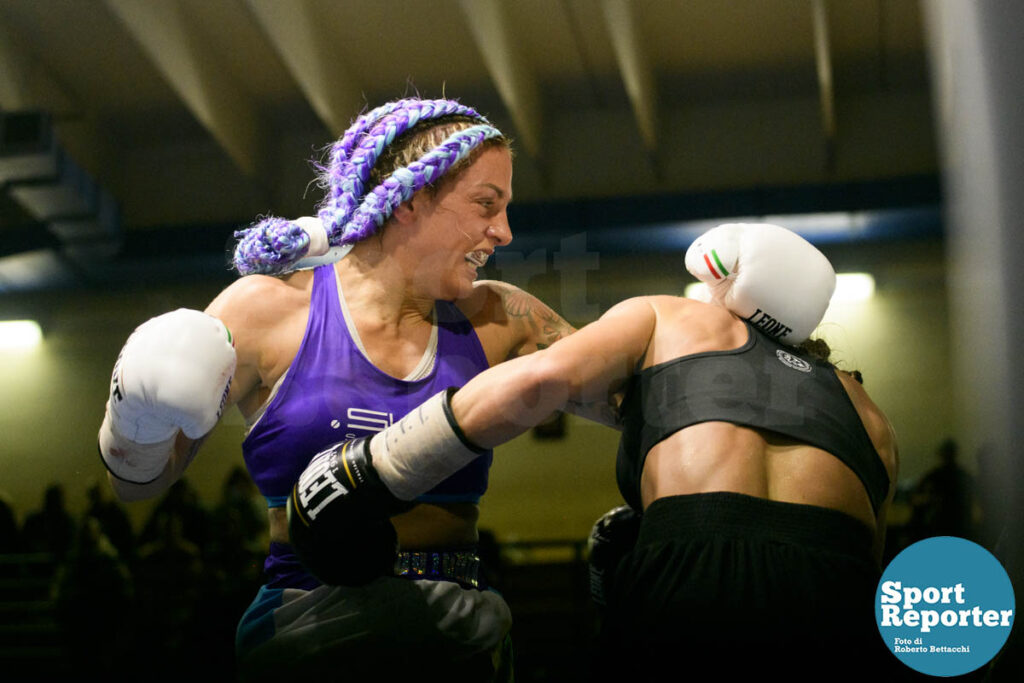 Brozzi vs Tosi - Italian Women Bantamweight Championship Boxe