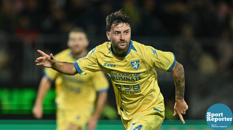 Il Frosinone ne fa cinque al Lecce ed è sesto in classifica Il Frosinone ne fa cinque al Lecce ed è sesto in classifica