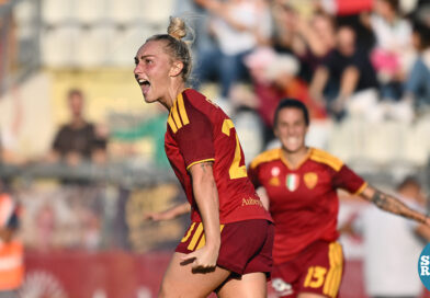 La Roma ribalta il Milan 4-2 ed è prima punteggio pieno La Roma ribalta il Milan 4-2 ed è prima punteggio pieno